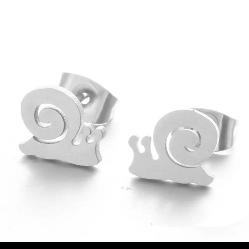 ๐โจ Tiny Snail Earrings - Picture 3 of 3